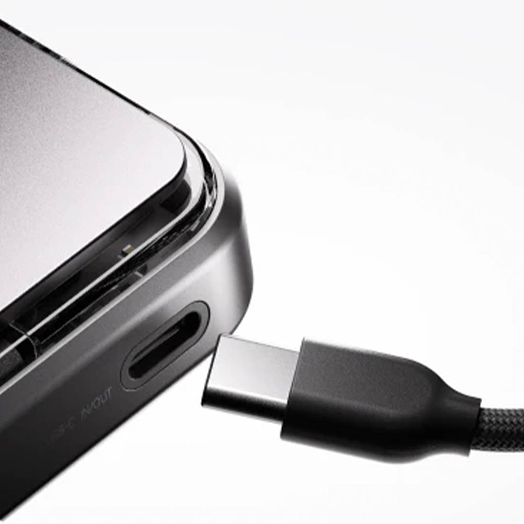 Recharges itself at 30W via USB-C